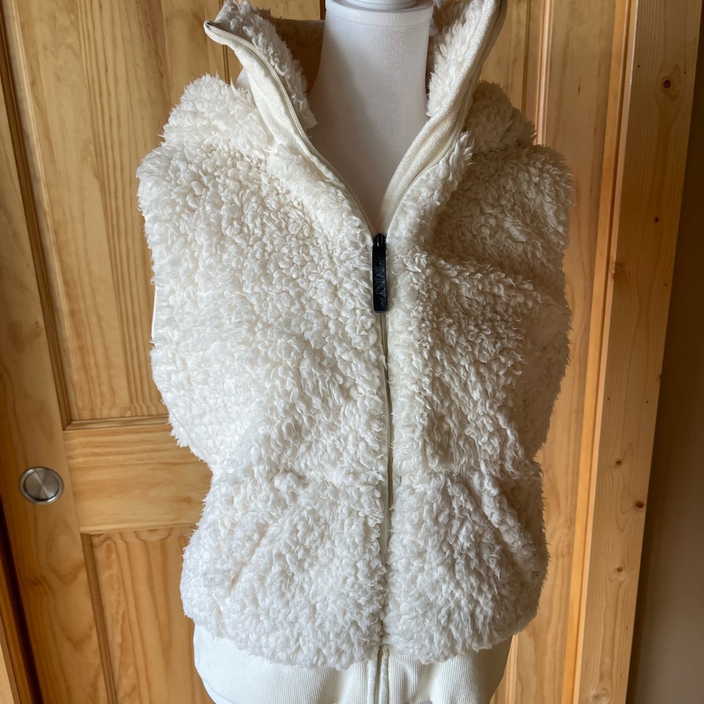 Women’s Vest Size L